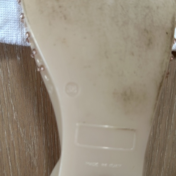 Stuart Weitzman Women's Cream Flats - Picture 11 of 12